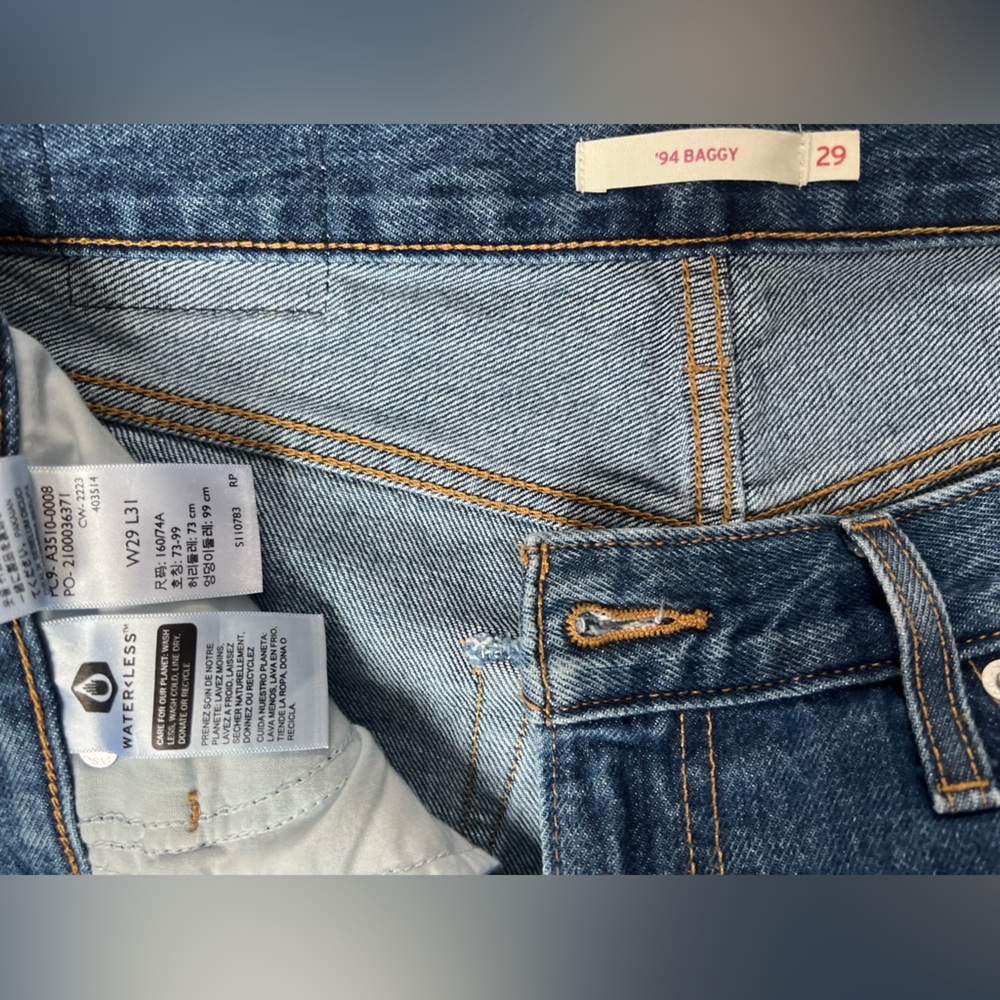 Levi ‘94 Baggy Jeans - Women’s Size 29 - Picture 3 of 3